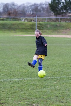 Bild 28 - B-Juniorinnen TSV Gnutz o.W. - SV Henstedt Ulzburg II : Ergebnis: ca. 5:0